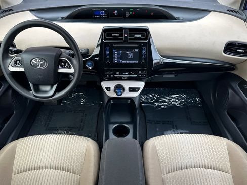 Used 2016 Toyota Prius Two image 3