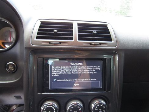 Used 2011 Dodge Challenger RWD image 20