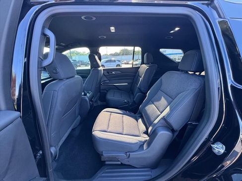 Used 2026 Chevrolet Traverse LT FWD image 13