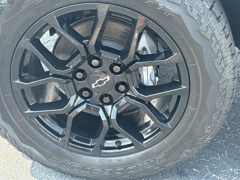 Used 2024 Chevrolet Colorado Trail Boss w/ LPO, Dark Essentials Package AWD/4WD image 10