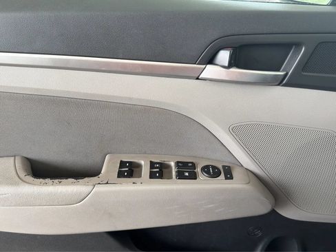 Used 2020 Hyundai Elantra SEL FWD image 12