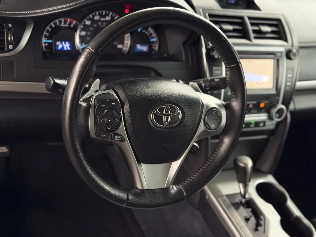 Used 2012 Toyota Camry SE FWD image 30