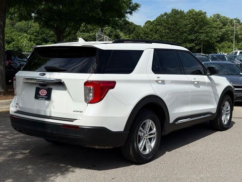 Used 2023 Ford Explorer XLT AWD/4WD image 8