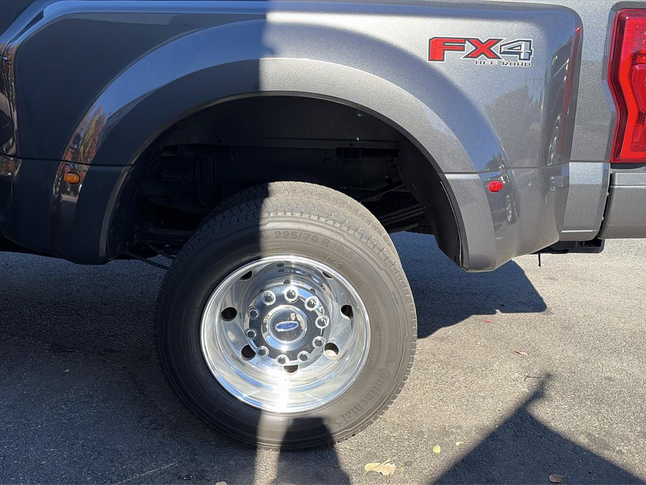Used 2019 Ford F450 Platinum w/ Platinum Ultimate Package AWD/4WD image 22