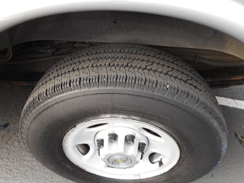 Used 2014 Chevrolet Express 3500 LS RWD image 12