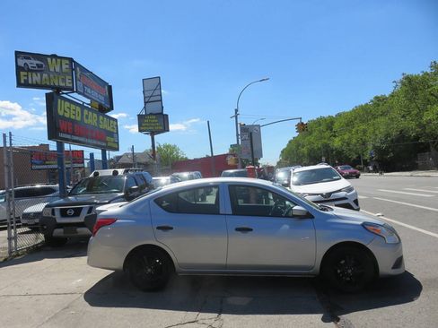 Used 2019 Nissan Versa S Plus FWD image 9