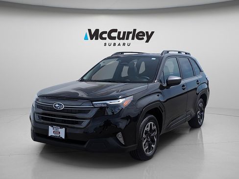 Certified 2025 Subaru Forester Premium AWD/4WD image 1