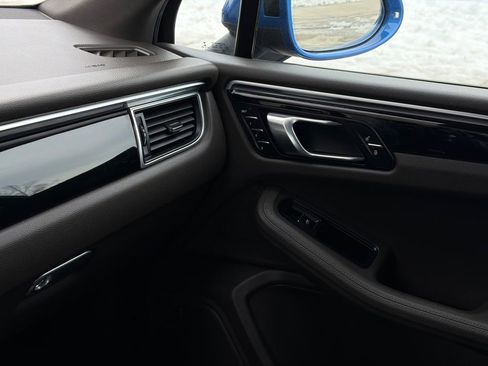 Used 2018 Porsche Macan image 31