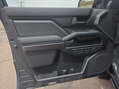 New 2026 Toyota 4Runner SR5 AWD/4WD image 17