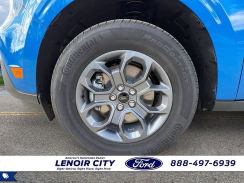 New 2025 Ford Maverick XLT w/ XLT Luxury Package FWD image 9