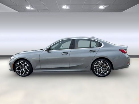 Used 2026 BMW 330i Sedan w/ Premium Package RWD image 2