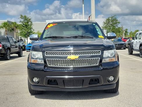 Used 2014 Chevrolet Suburban LTZ RWD image 2