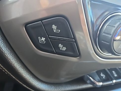 Used 2018 Chevrolet Silverado 2500 High Country w/ Duramax Plus Package image 20