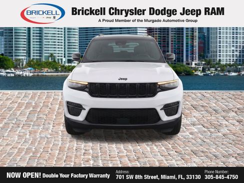Used 2023 Jeep Grand Cherokee Altitude RWD image 5