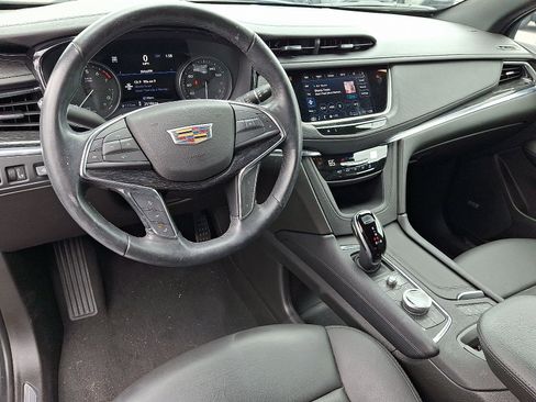 Certified 2022 Cadillac XT5 Premium Luxury w/ Technology Package AWD/4WD image 15