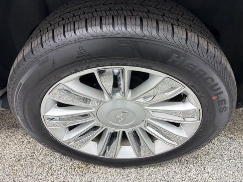 Used 2018 Cadillac Escalade ESV Platinum image 8