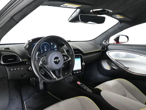 Used 2024 McLaren Artura image 9