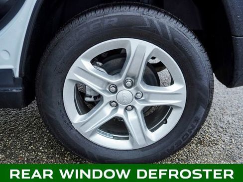 Used 2023 Jeep Compass Latitude image 6