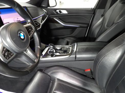 Used 2021 BMW X7 xDrive40i w/ M Sport Package AWD/4WD image 15