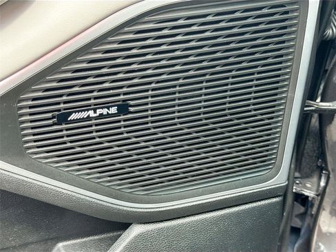 Used 2022 Jeep Wagoneer Series III w/ Flexible Seating Group image 19