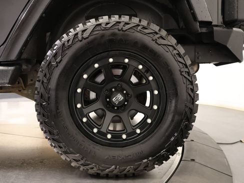 Used 2013 Jeep Wrangler Unlimited Sahara w/ Connectivity Group AWD/4WD image 10