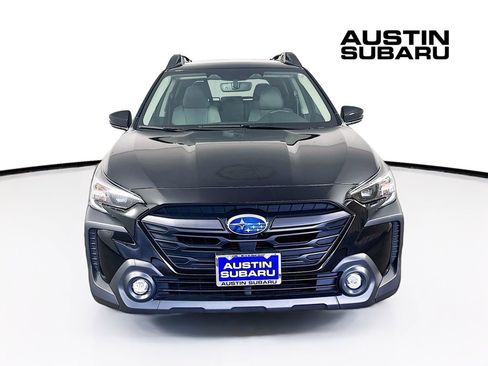 Used 2025 Subaru Outback Premium AWD/4WD image 3