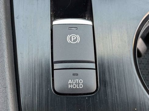Used 2024 Nissan Rogue SV FWD image 22