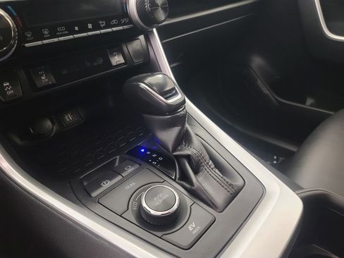 Used 2024 Toyota RAV4 XLE Premium image 37