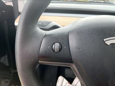 Used 2023 Tesla Model Y Long Range image 23