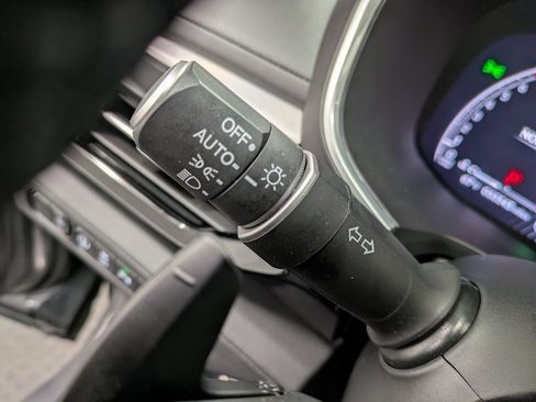 Used 2023 Acura MDX SH-AWD w/ Technology Package image 16