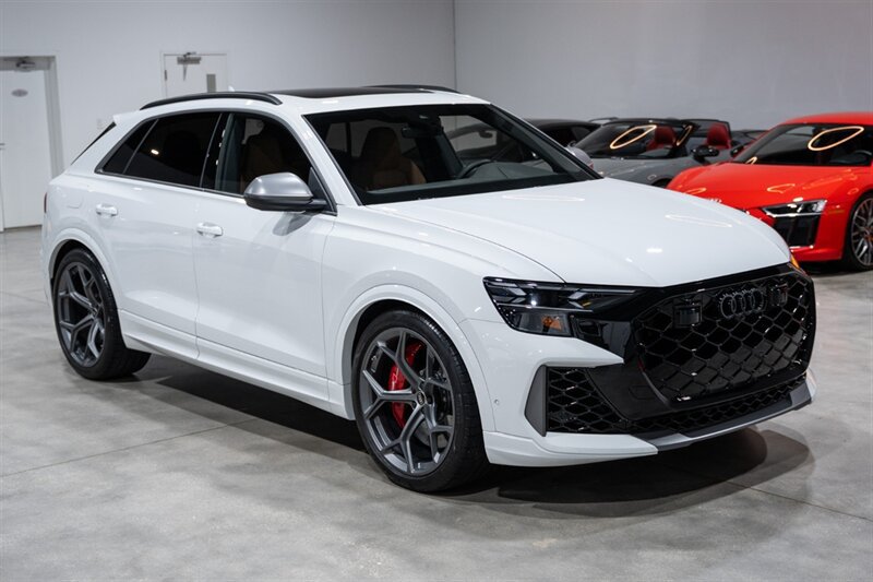Used 2025 Audi RS Q8 performance AWD/4WD image 8