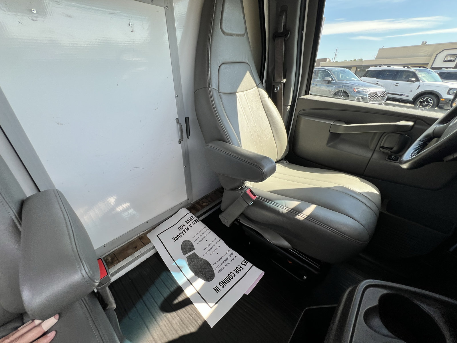 Used 2020 Chevrolet Express 3500 w/ Power Convenience Package RWD image 21