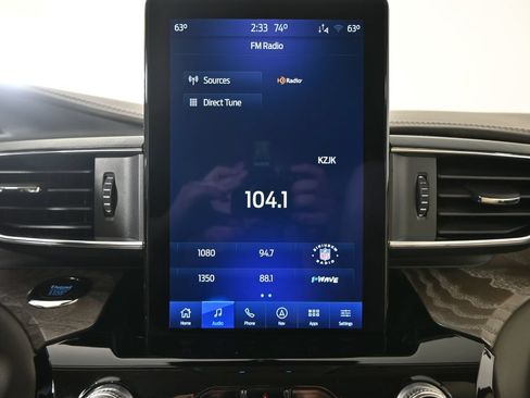 Used 2022 Ford Explorer Platinum w/ Equipment Group 601A AWD/4WD image 29