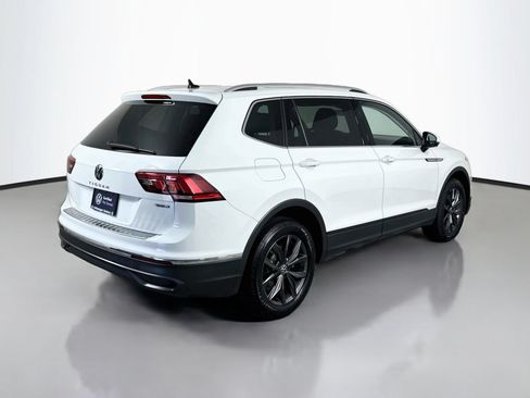 Certified 2022 Volkswagen Tiguan SE AWD/4WD image 9