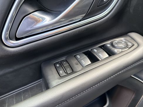 Used 2023 Chevrolet Suburban LT w/ LT Signature Package image 15