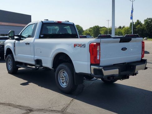 New 2026 Ford F250 XL w/ FX4 Off-Road Package AWD/4WD image 5