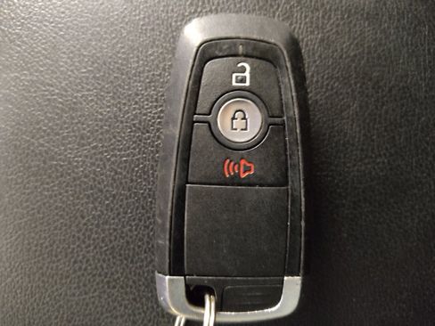 Used 2018 Ford EcoSport SE w/ SE Convenience Package FWD image 32
