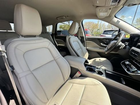 Certified 2024 Lincoln Corsair AWD w/ Equipment Group 101A image 33