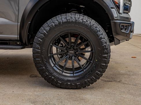 Used 2025 Ford F150 Raptor AWD/4WD image 12