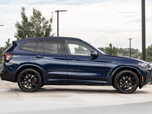 Used 2023 BMW X3 xDrive30i w/ M Sport Package AWD/4WD image 3