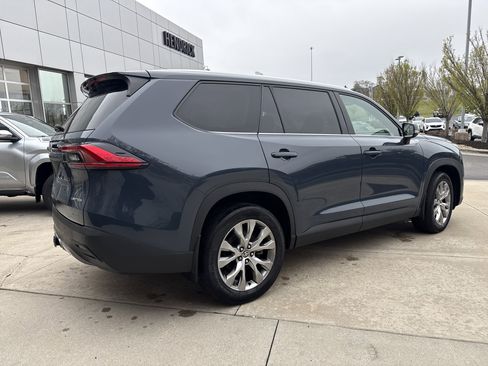 Used 2024 Toyota Grand Highlander Limited image 6