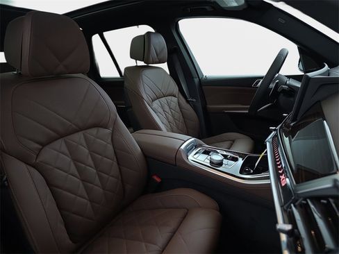 New 2026 BMW X5 xDrive40i w/ Executive Package image 10