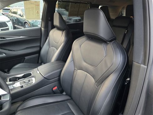 Used 2025 INFINITI QX60 Luxe image 15