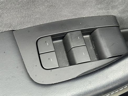 Used 2022 Tesla Model 3 Performance image 12