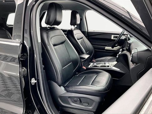Used 2022 Ford Explorer Limited w/ Equipment Group 301A image 7