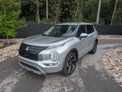 Used 2024 Mitsubishi Outlander SE