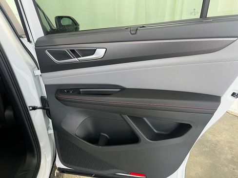 New 2026 Volkswagen Atlas Peak Edition image 23