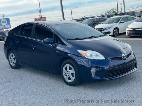 Used 2015 Toyota Prius Two FWD image 4