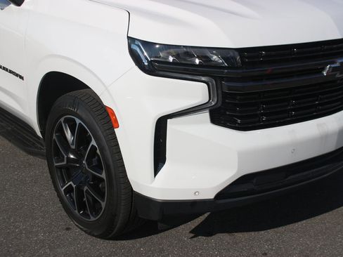 Used 2021 Chevrolet Suburban RST w/ Luxury Package image 9