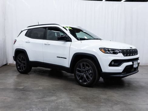 Used 2026 Jeep Compass Latitude AWD/4WD image 1